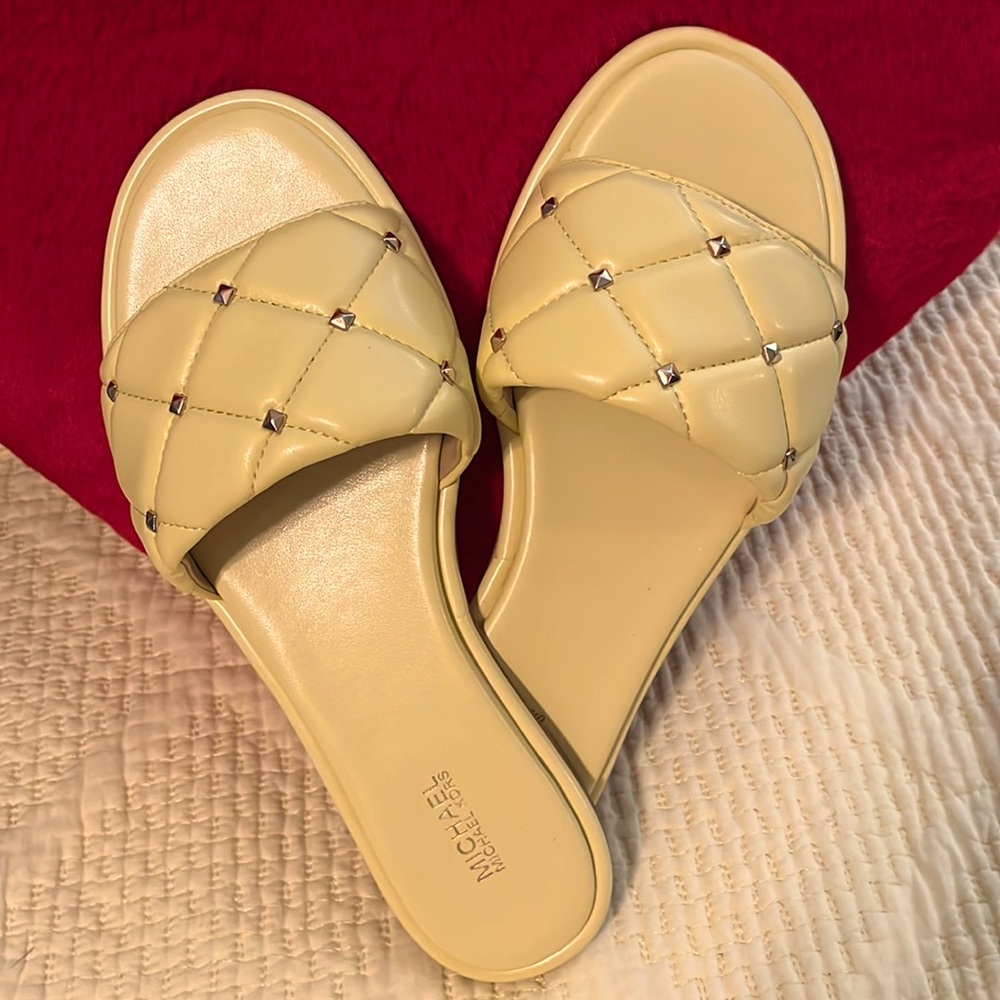 NWOT MICHAEL KORS SANDALS